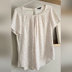 RW&CO. Soft White and Pink Floral Blouse